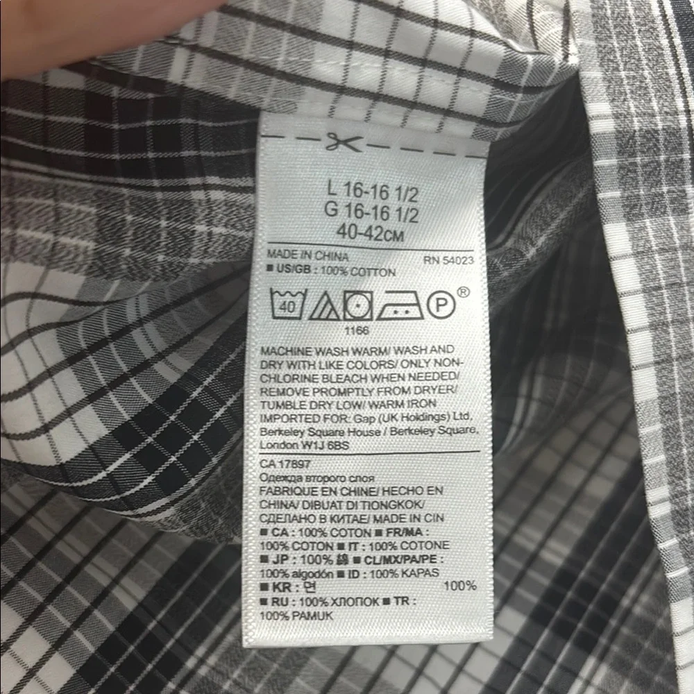 Banana Republic Gray Casual Button Down Shirt, 100% cotton.